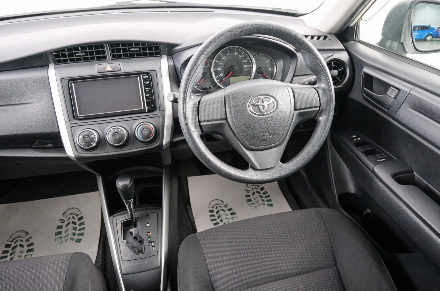 Toyota Corolla Fielder 9 из 22