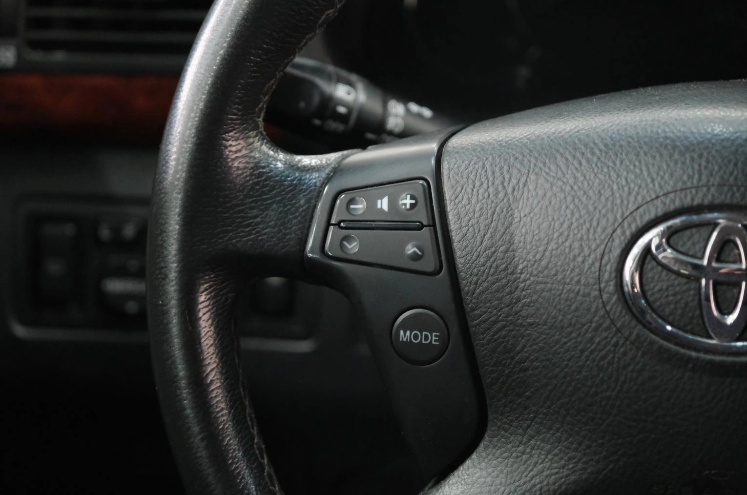 Toyota Avensis 13 из 24