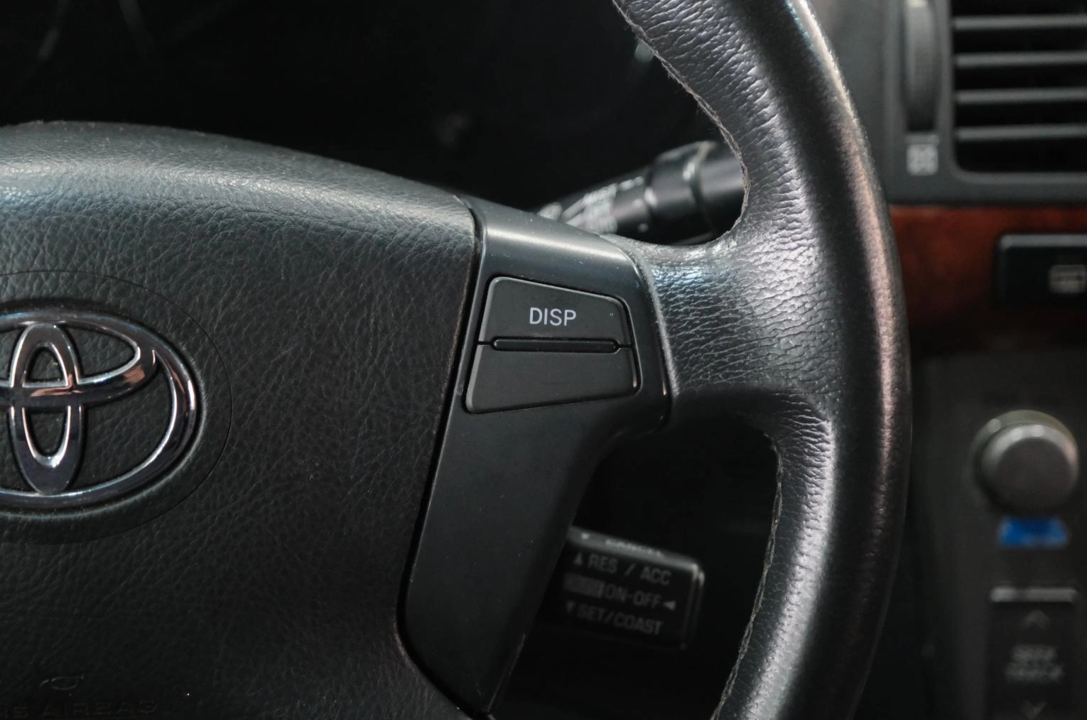 Toyota Avensis 14 из 24