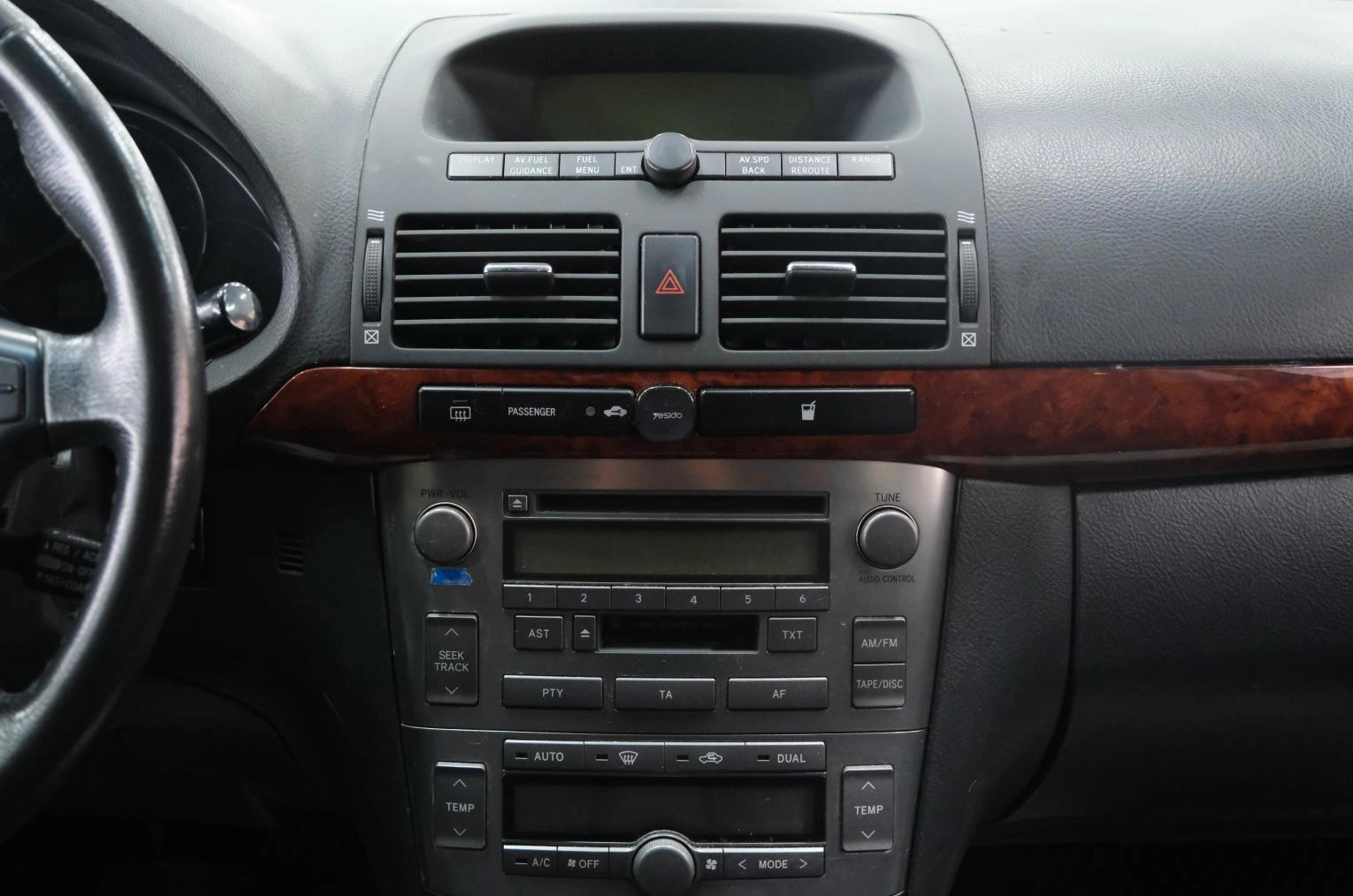 Toyota Avensis 17 из 24