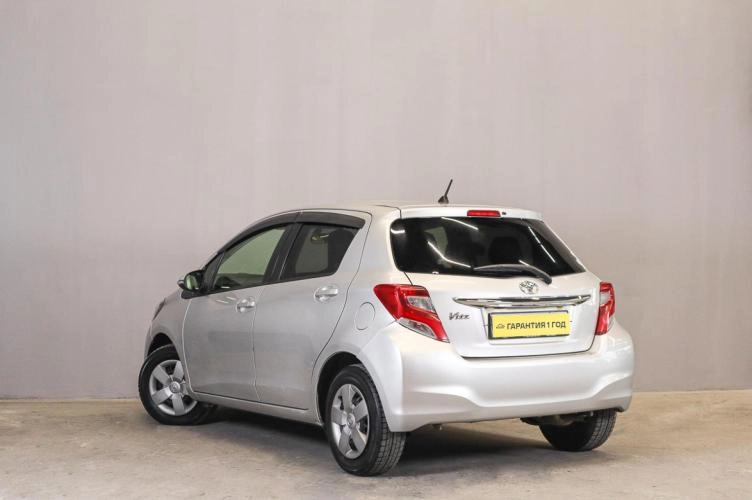 Toyota Vitz 4 из 5