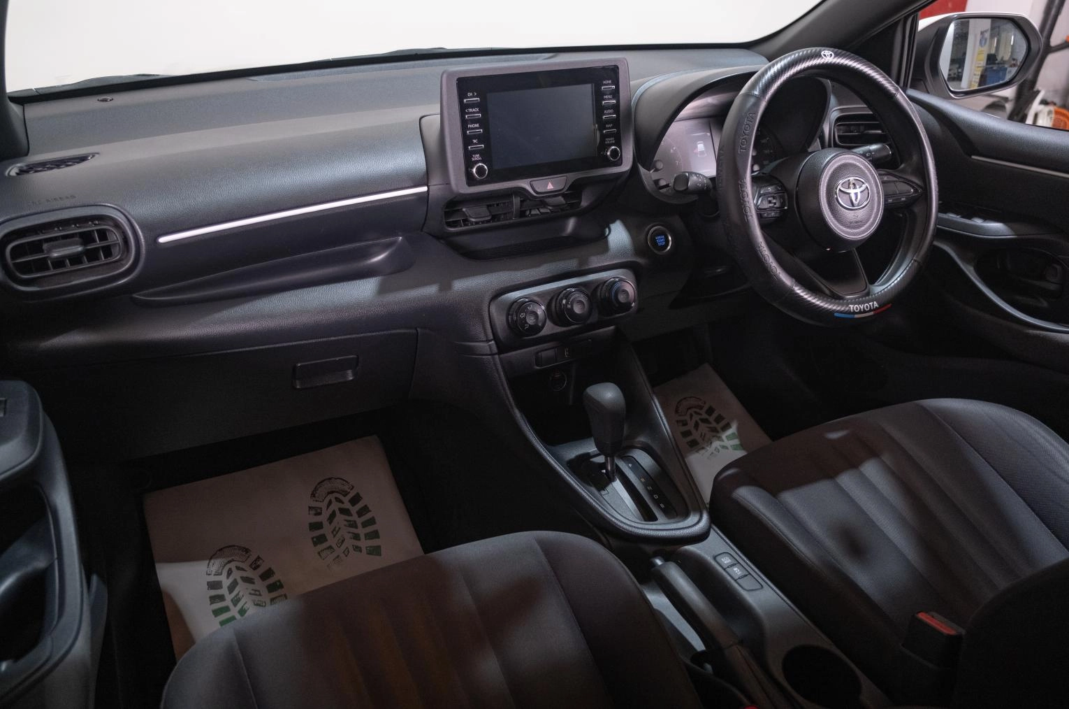 Toyota Yaris 10 из 23