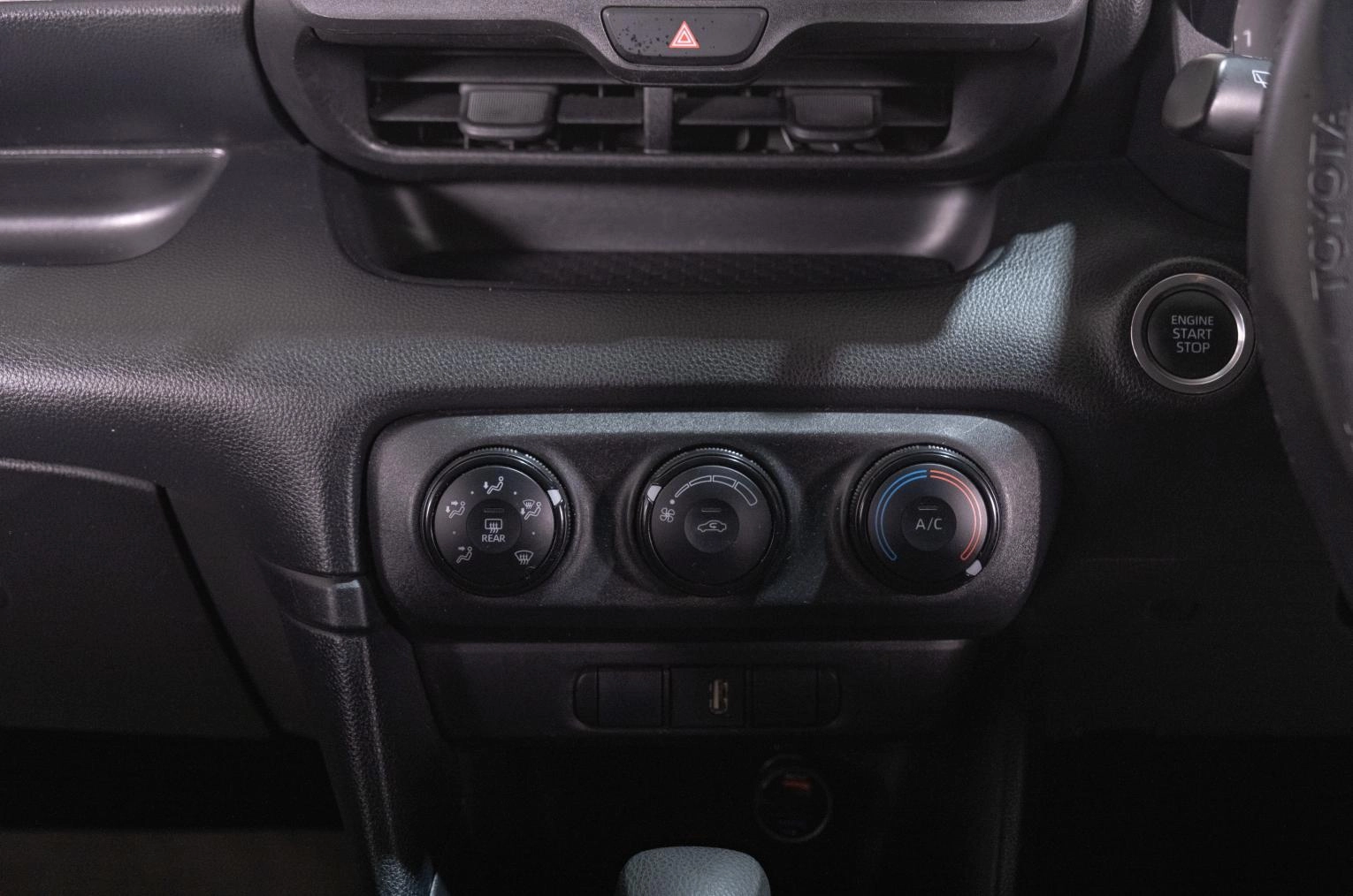 Toyota Yaris 17 из 23