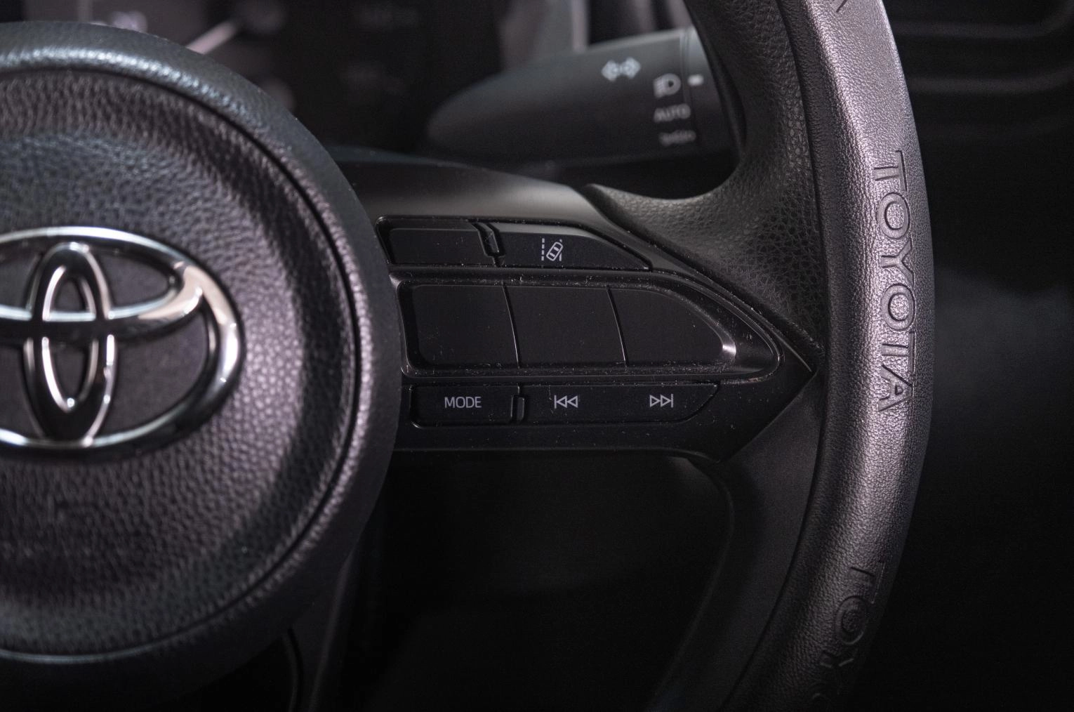 Toyota Yaris 15 из 23