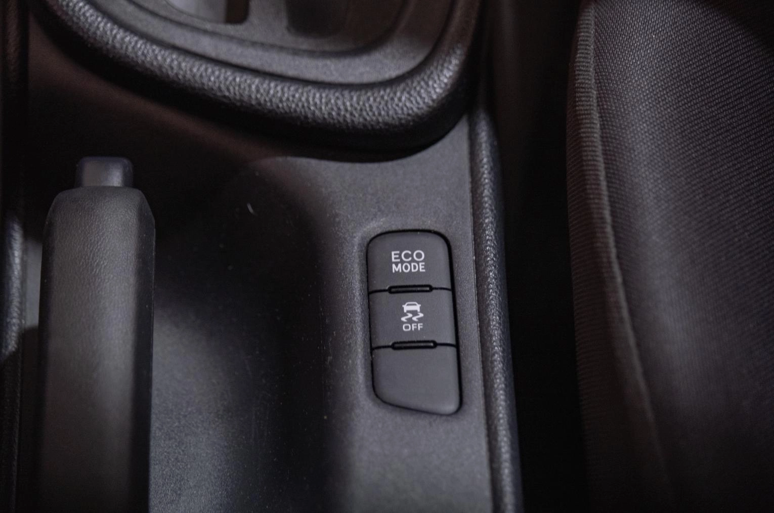 Toyota Yaris 19 из 23