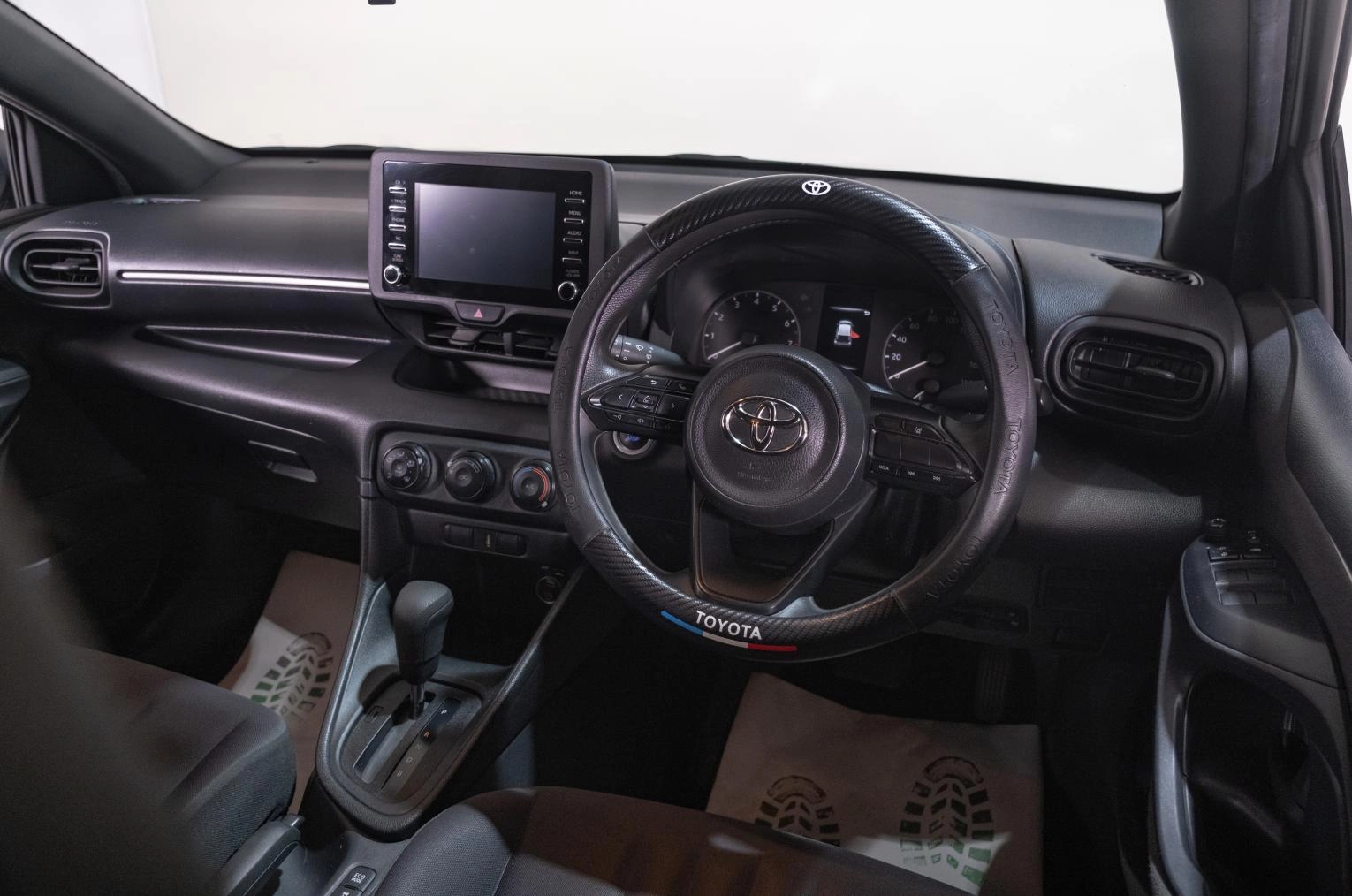 Toyota Yaris 8 из 23