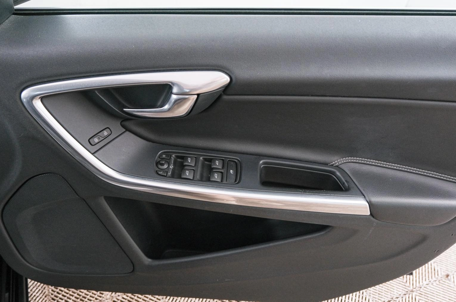 Volvo S60 19 из 22