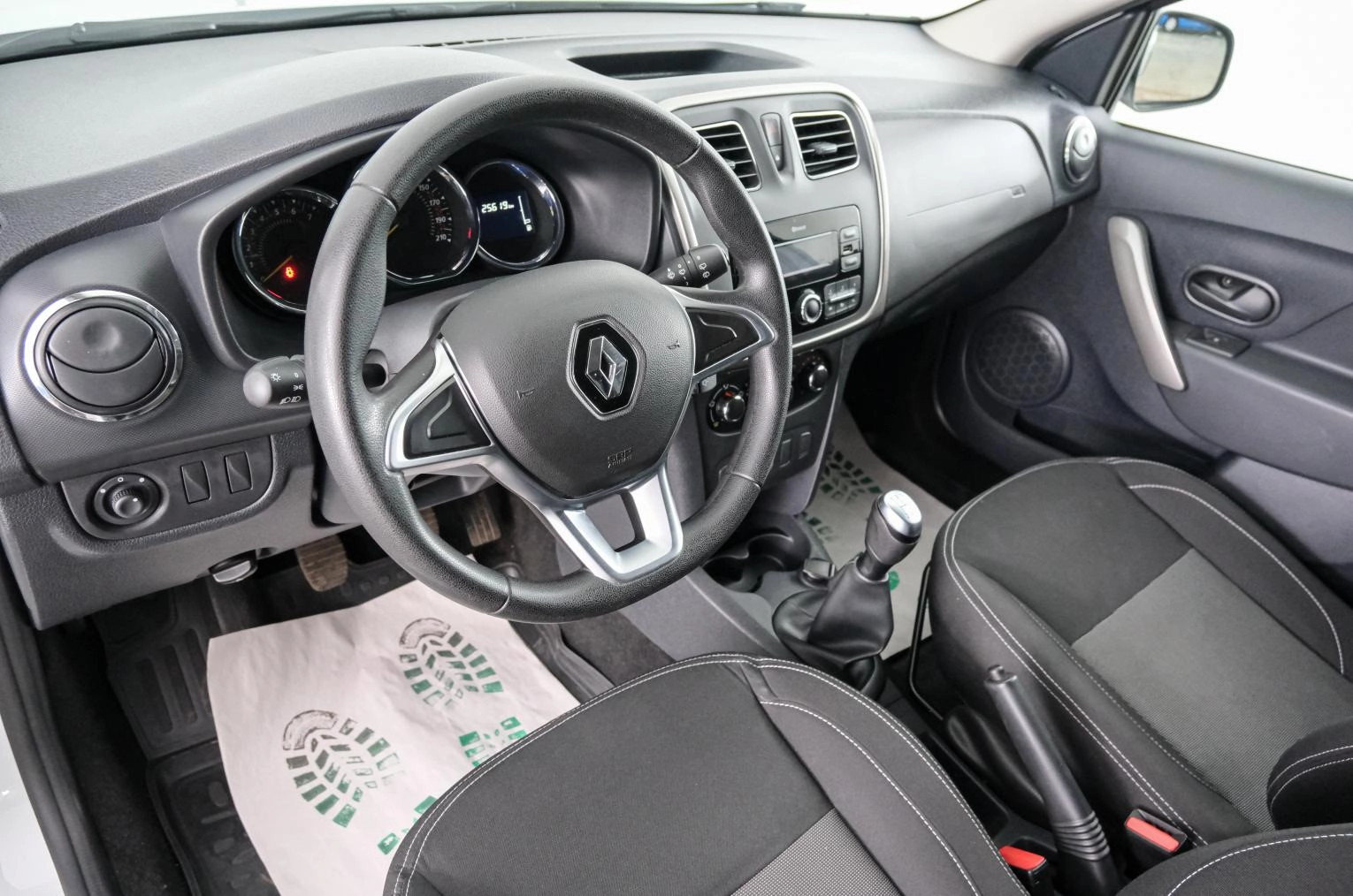 Renault Sandero Stepway 8 из 23