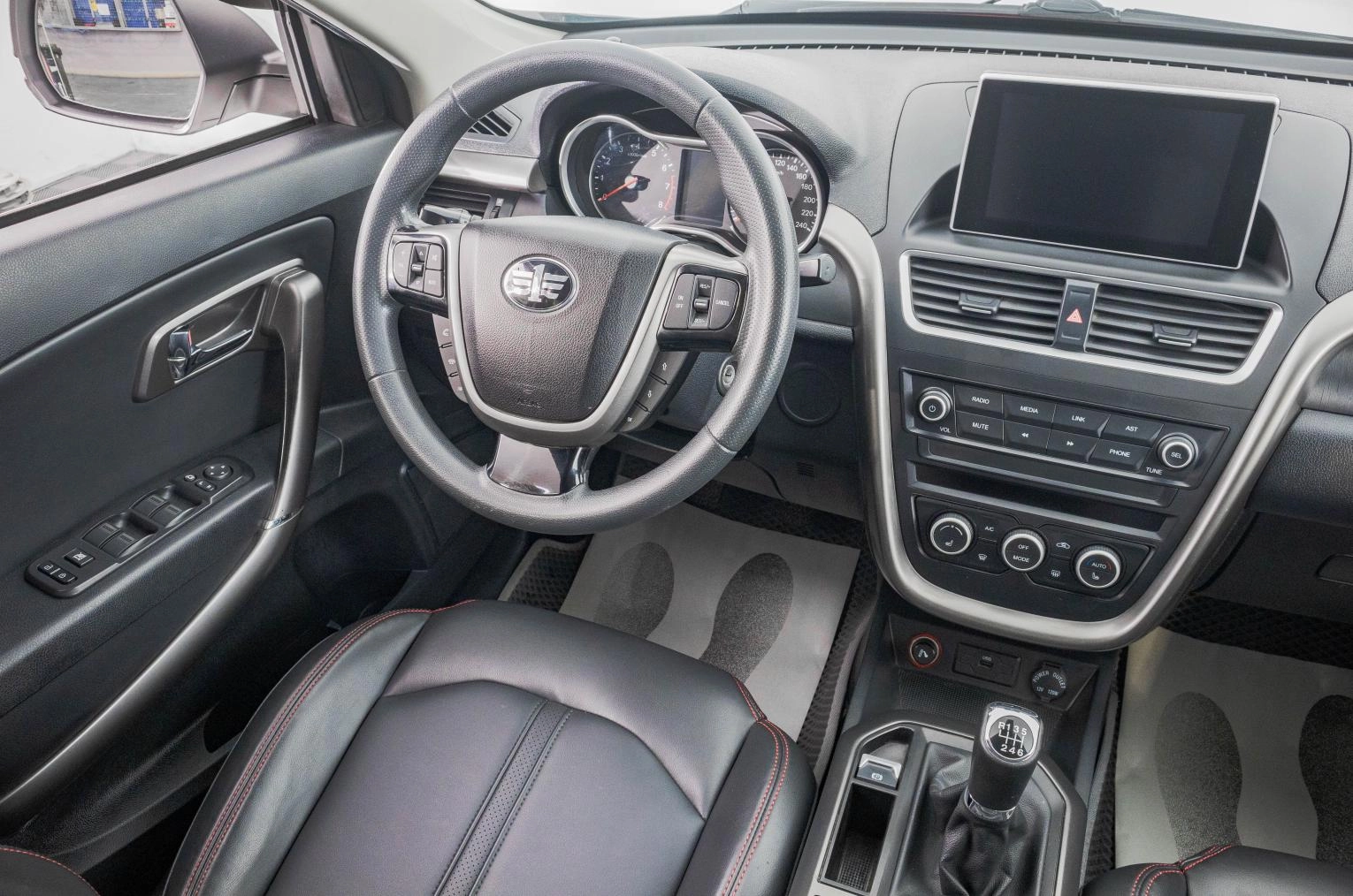 FAW Besturn X80 18 из 29