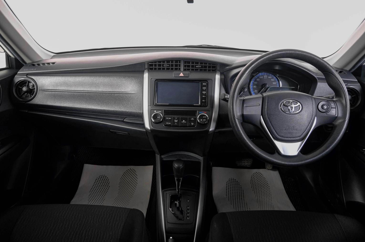 Toyota Corolla Fielder 12 из 21