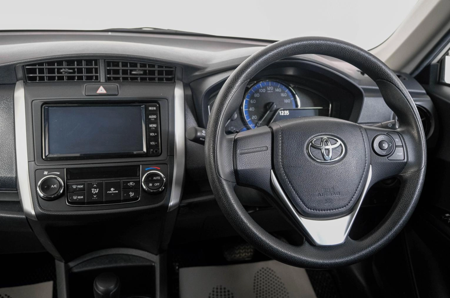 Toyota Corolla Fielder 13 из 21