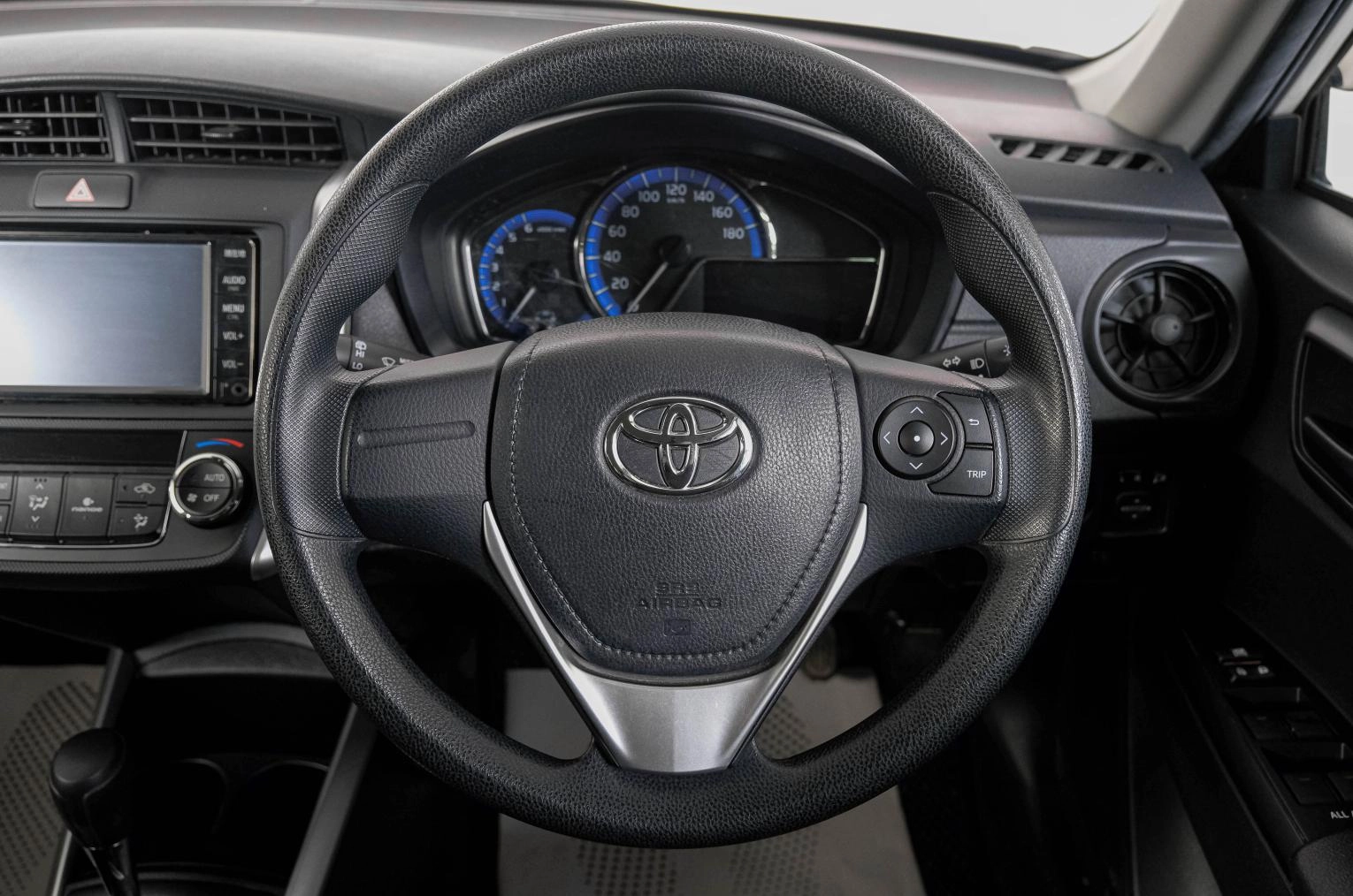 Toyota Corolla Fielder 14 из 21