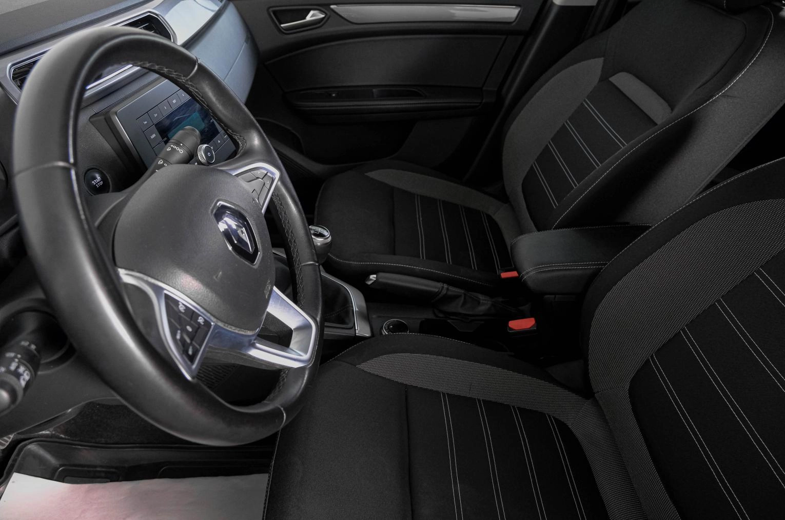 Renault Arkana 8 из 23