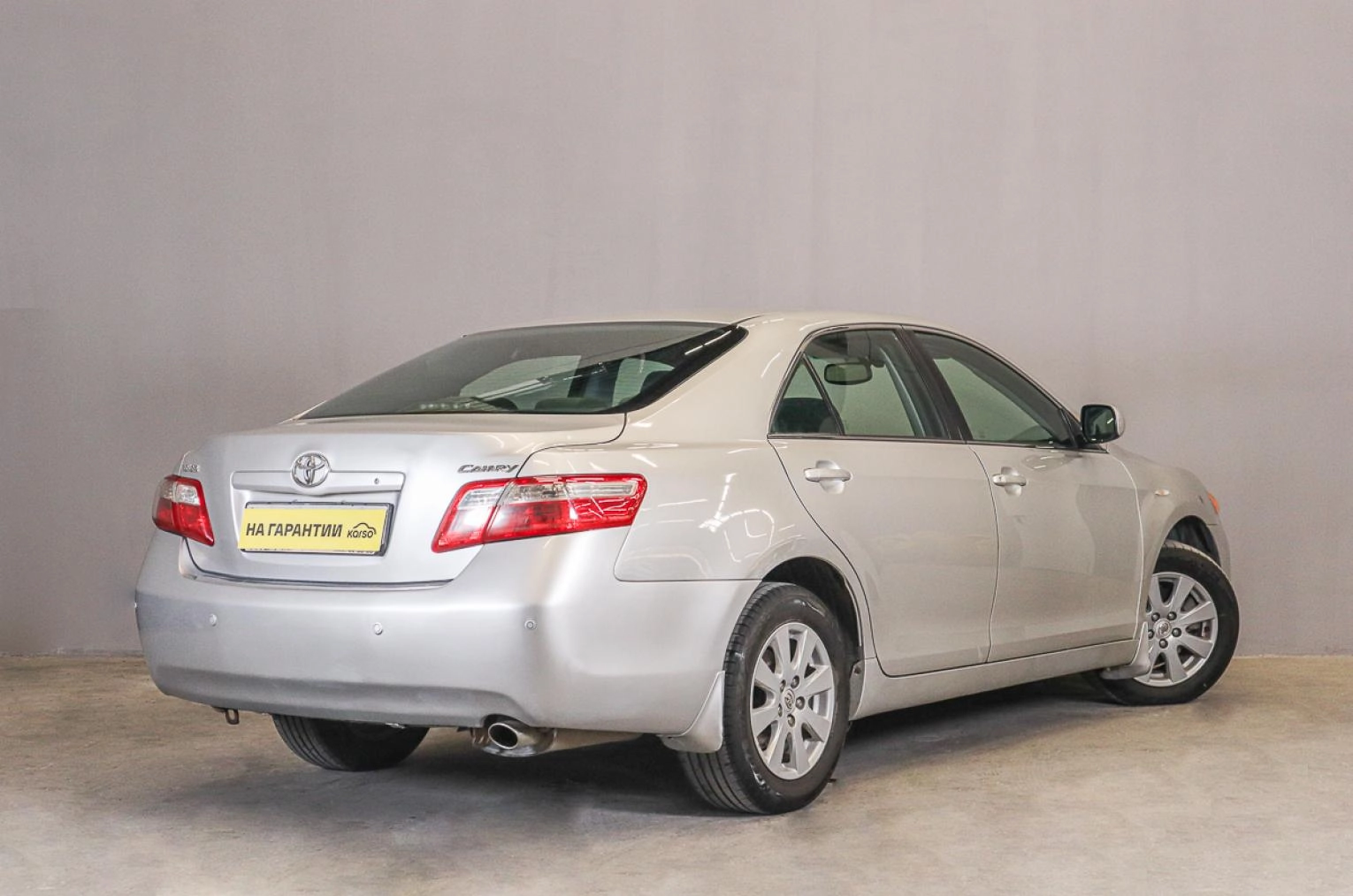 Toyota Camry 6 из 17