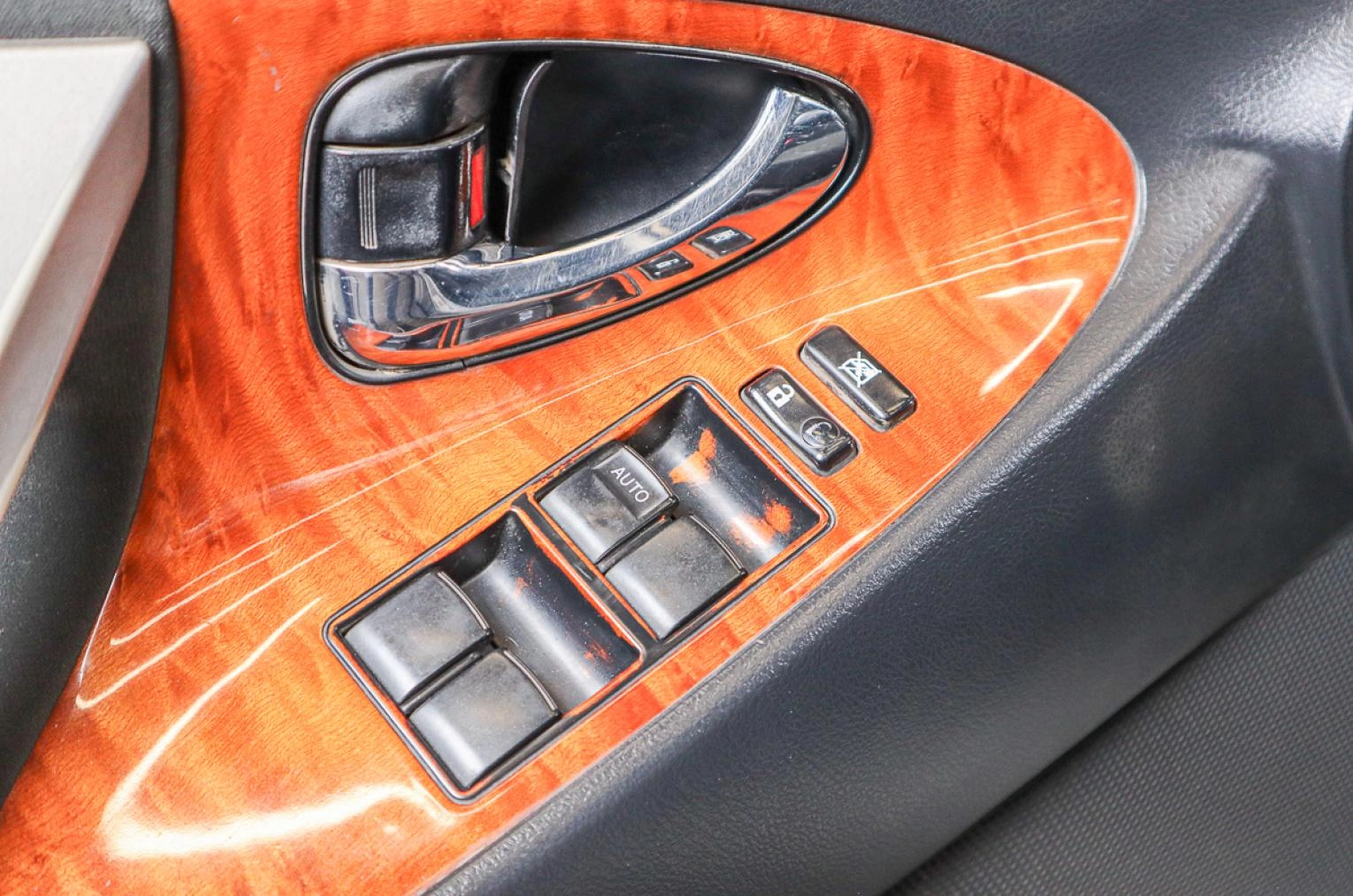 Toyota Camry 8 из 17