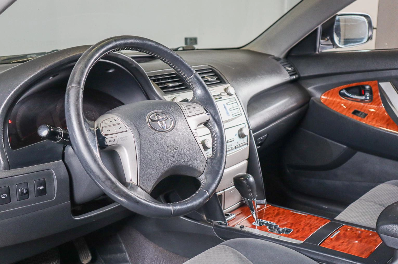 Toyota Camry 7 из 17