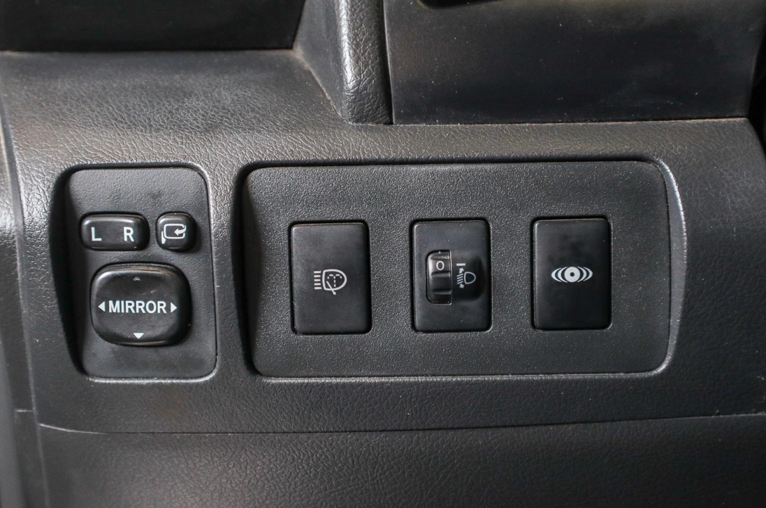 Toyota Camry 9 из 17