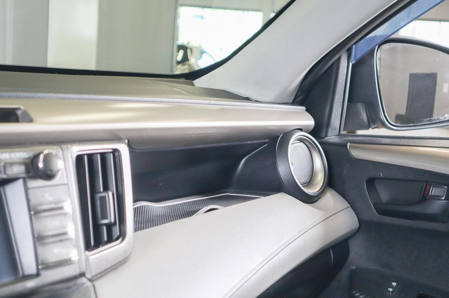 Toyota RAV4 11 из 18