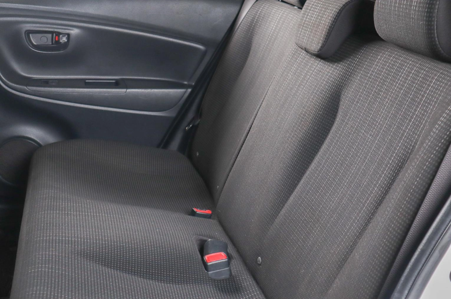 Toyota Vitz 15 из 16