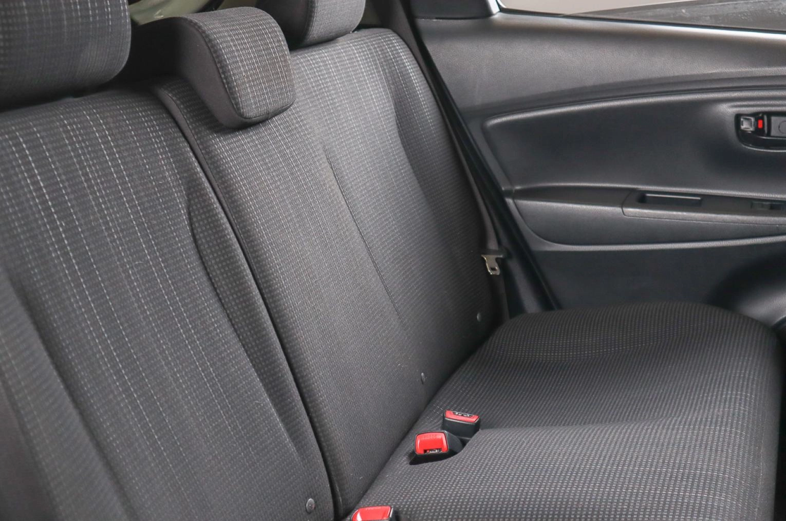 Toyota Vitz 14 из 16