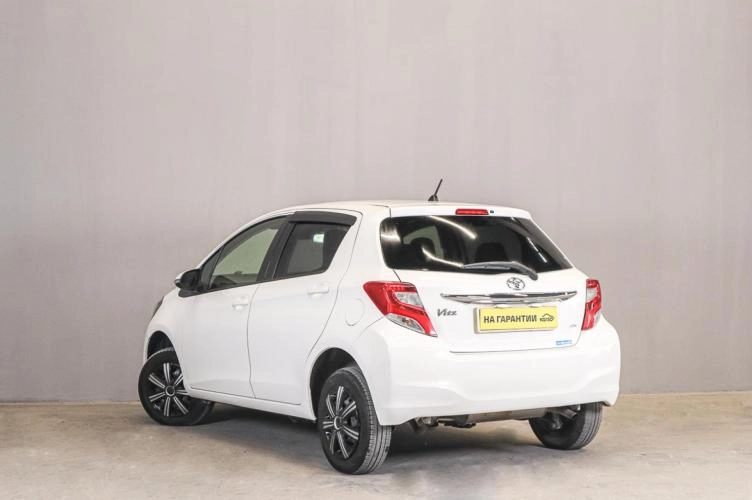 Toyota Vitz 4 из 5
