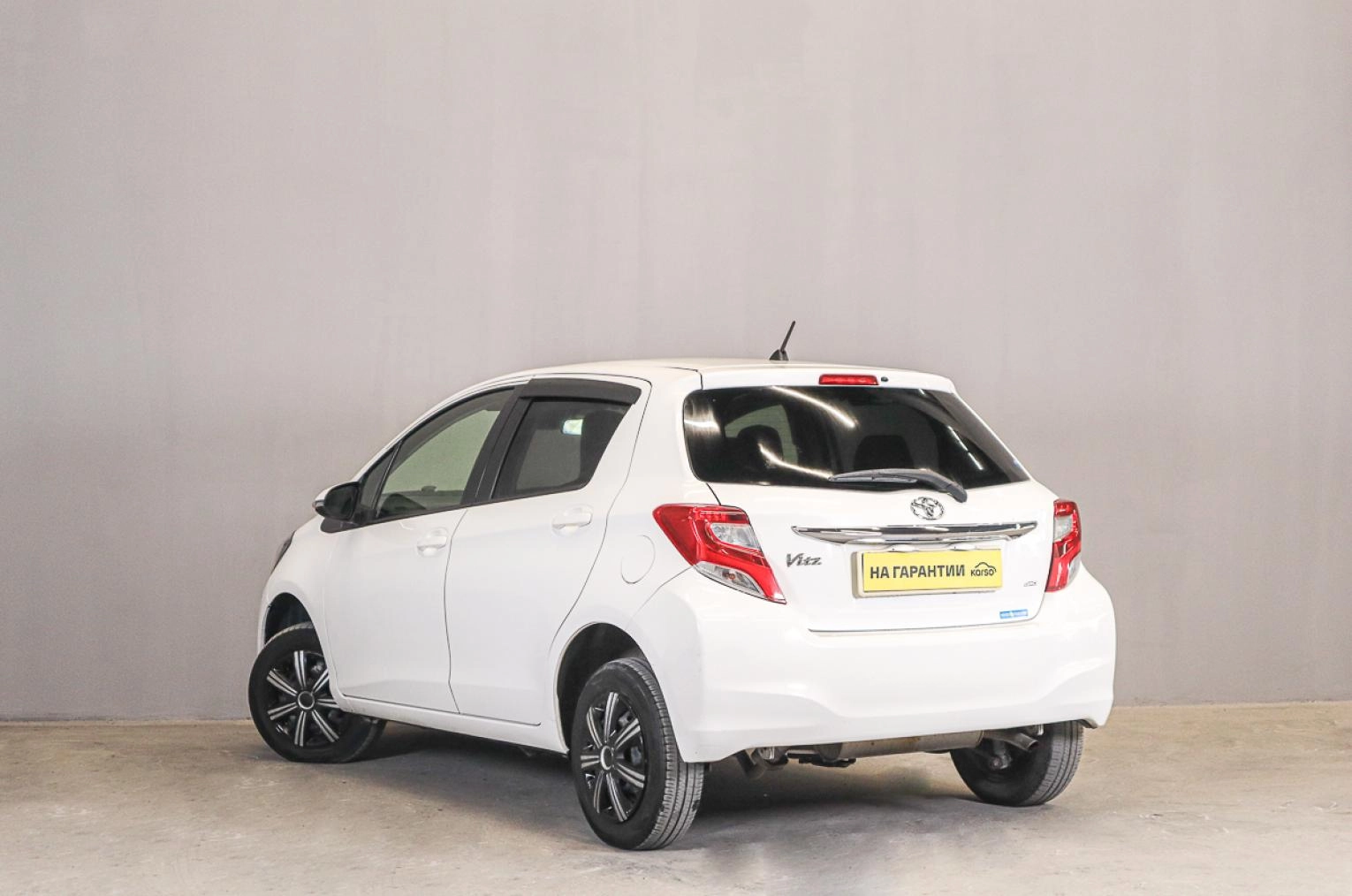 Toyota Vitz 4 из 16