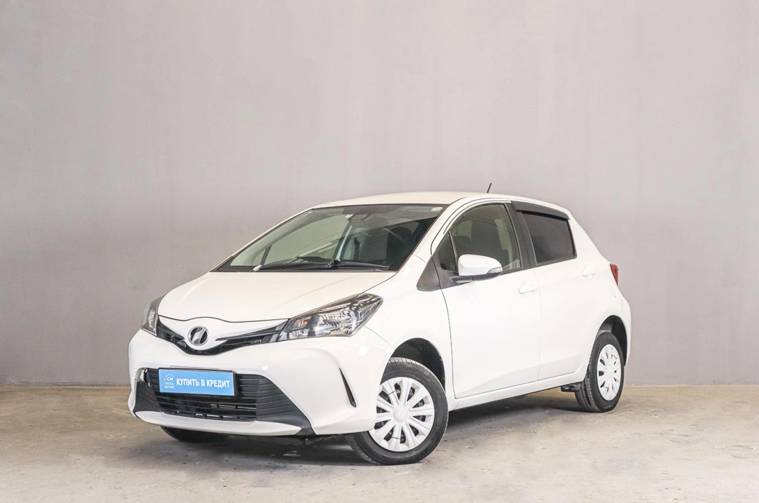 Toyota Vitz 3 из 16