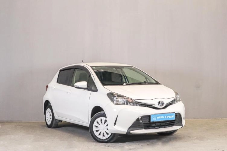 Toyota Vitz 1 из 5