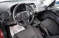 Suzuki SX4 8 из 23