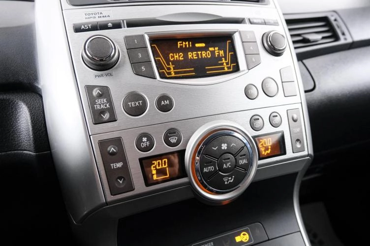 Toyota Verso 15 из 22