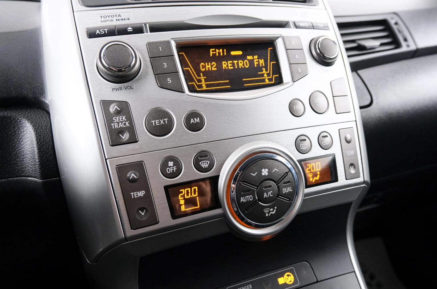 Toyota Verso 15 из 22