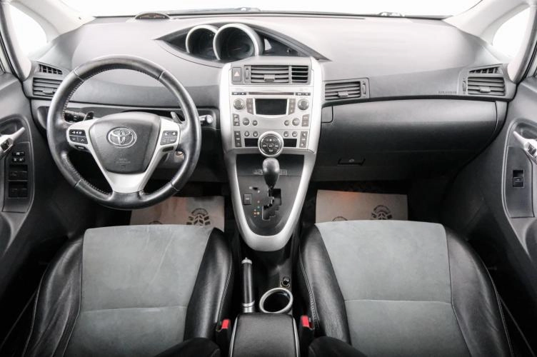 Toyota Verso 10 из 22