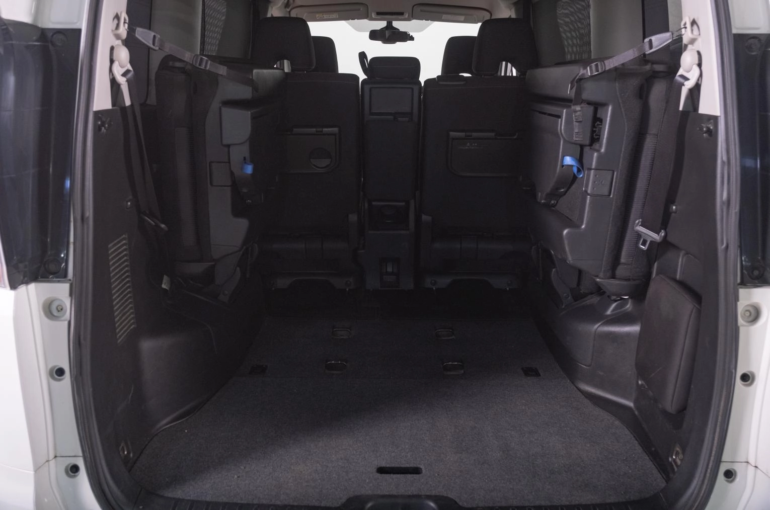 Nissan Serena 25 из 25