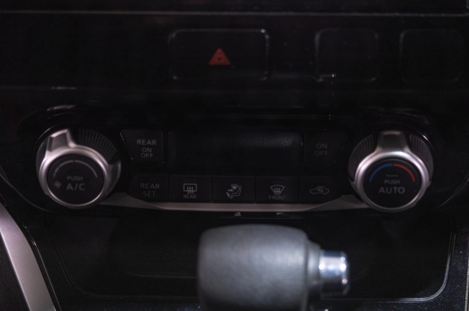 Nissan Serena 18 из 25