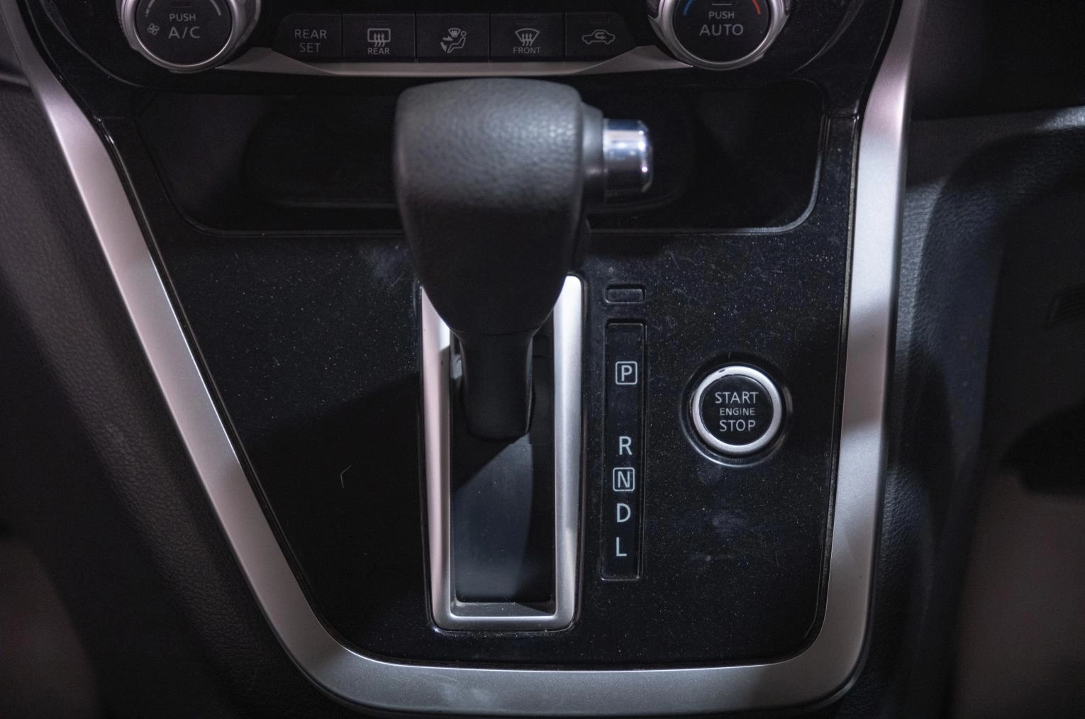 Nissan Serena 19 из 25