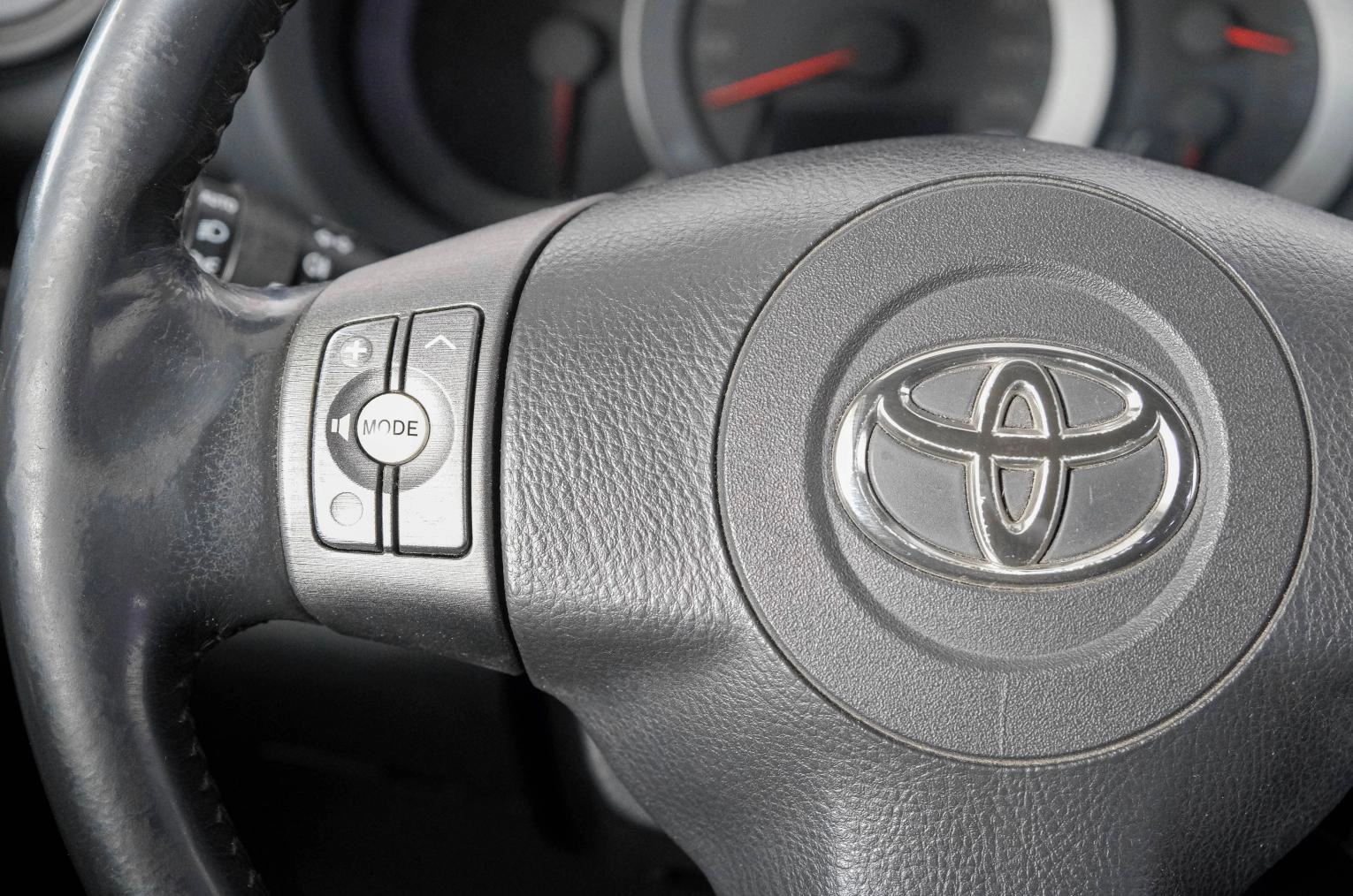 Toyota RAV4 16 из 23