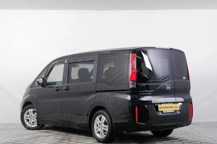 Honda Stepwgn 4 из 5