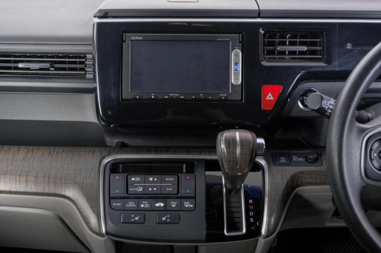 Honda Stepwgn 19 из 24