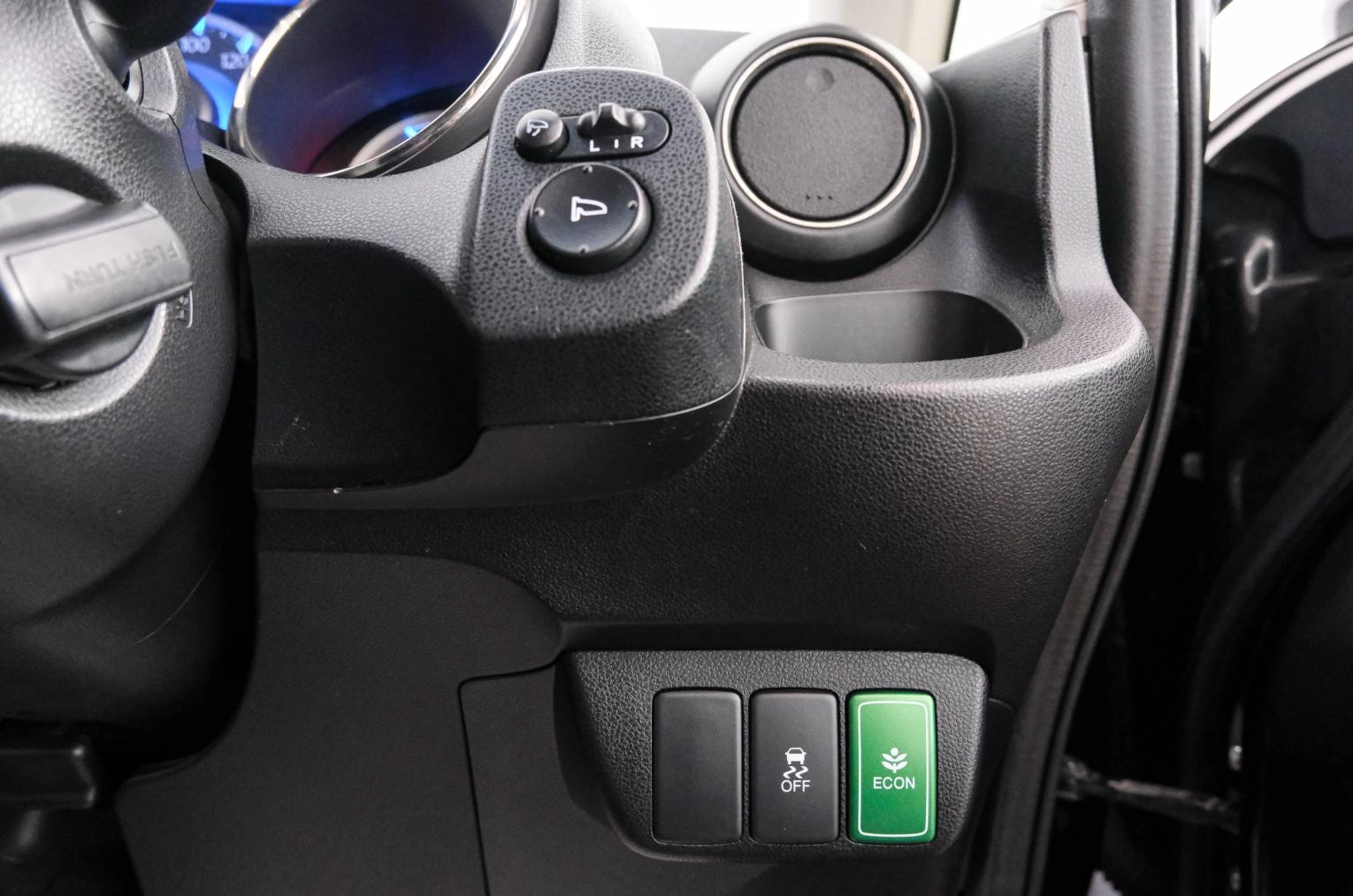 Honda Fit Shuttle 17 из 21