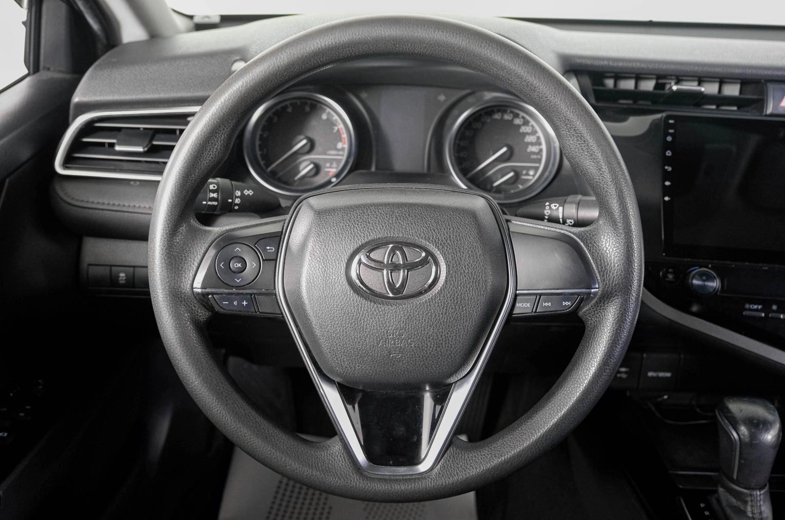 Toyota Camry 15 из 23