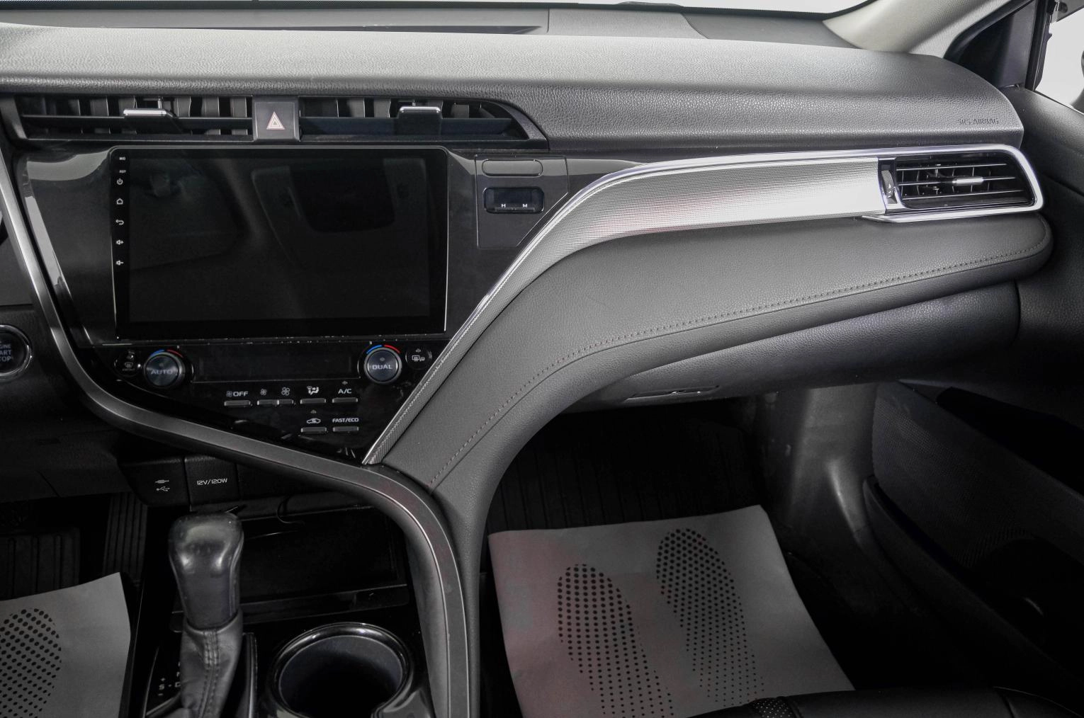 Toyota Camry 14 из 23