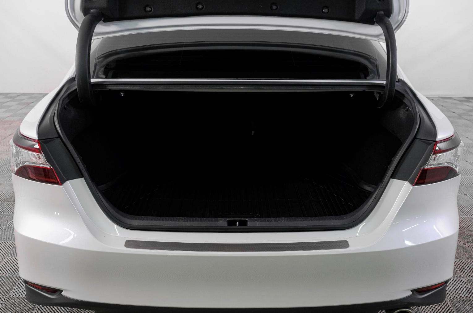 Toyota Camry 7 из 23