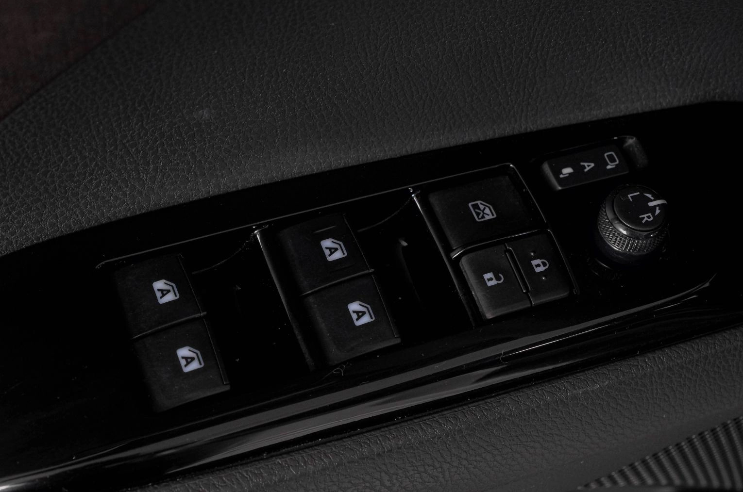 Toyota Camry 23 из 23