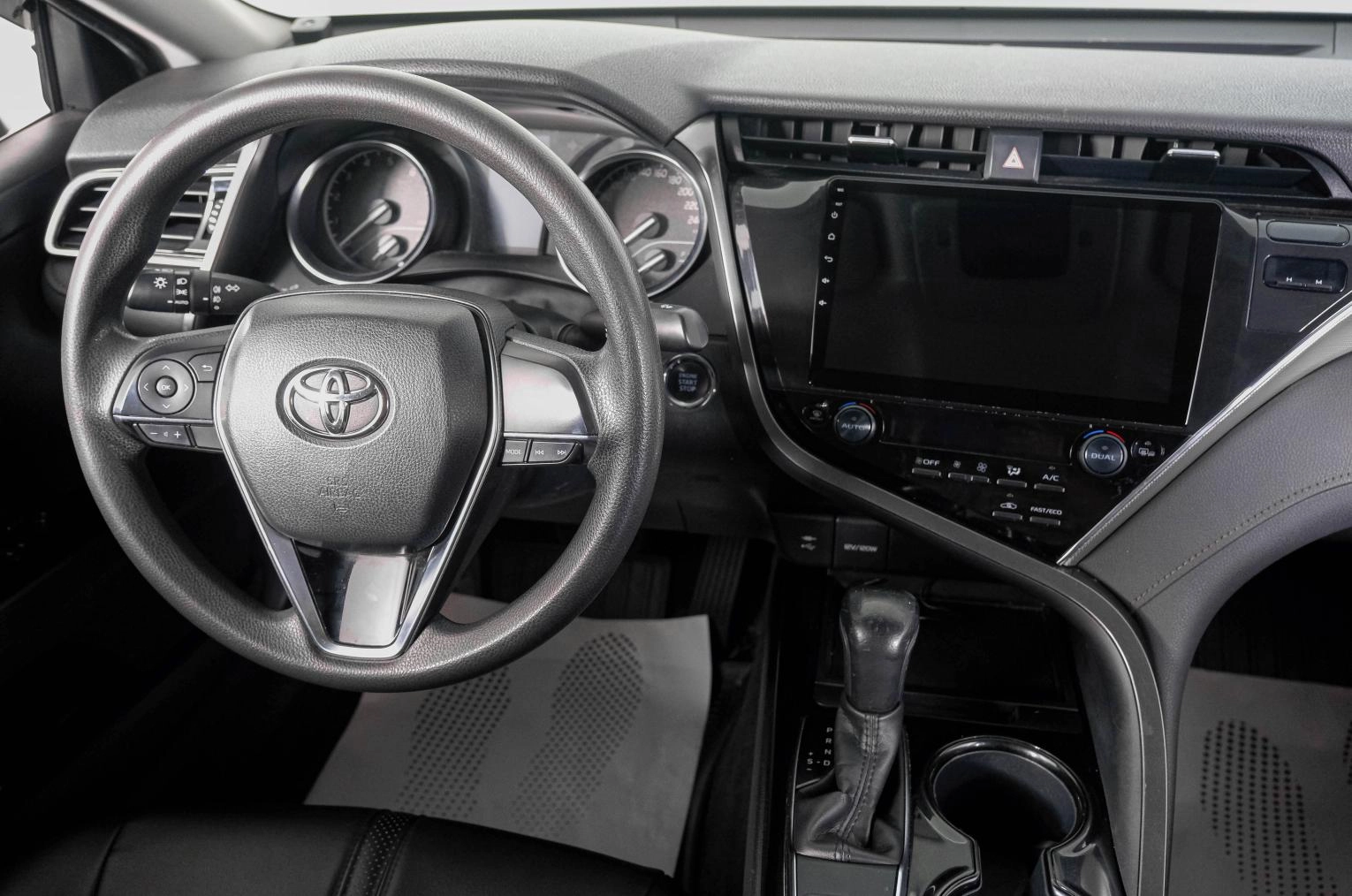 Toyota Camry 12 из 23