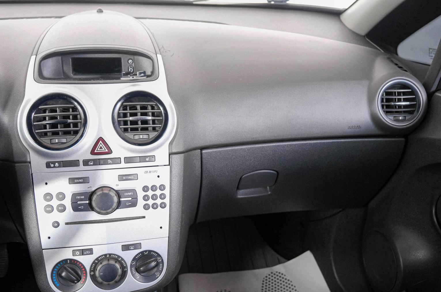 Opel Corsa 13 из 20