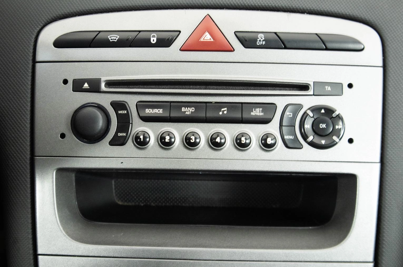 Peugeot 408 17 из 21