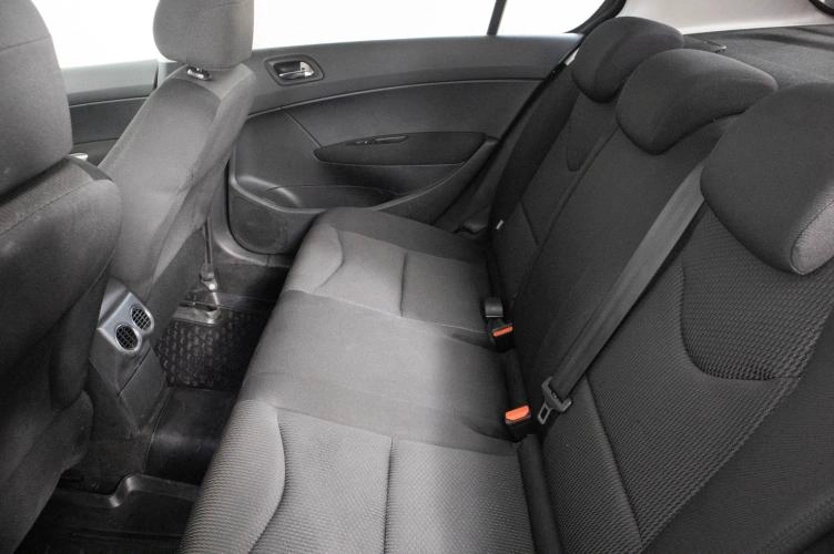 Peugeot 408 9 из 21