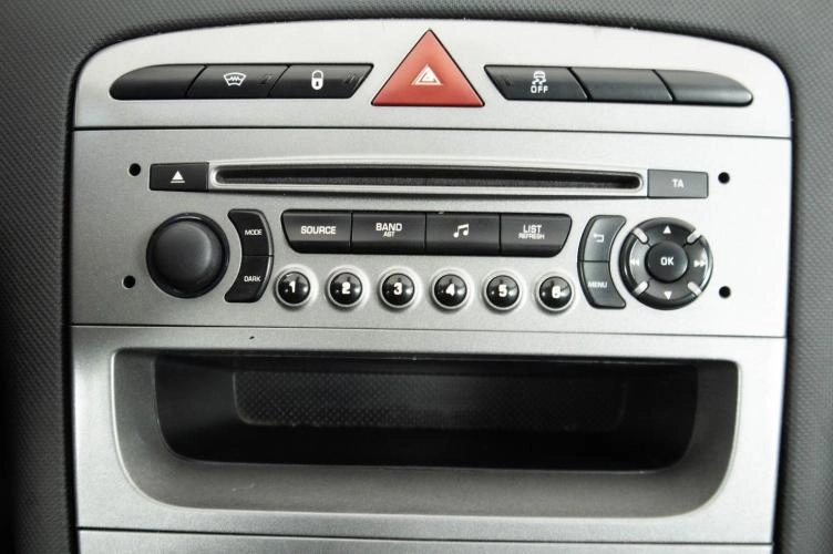 Peugeot 408 17 из 21