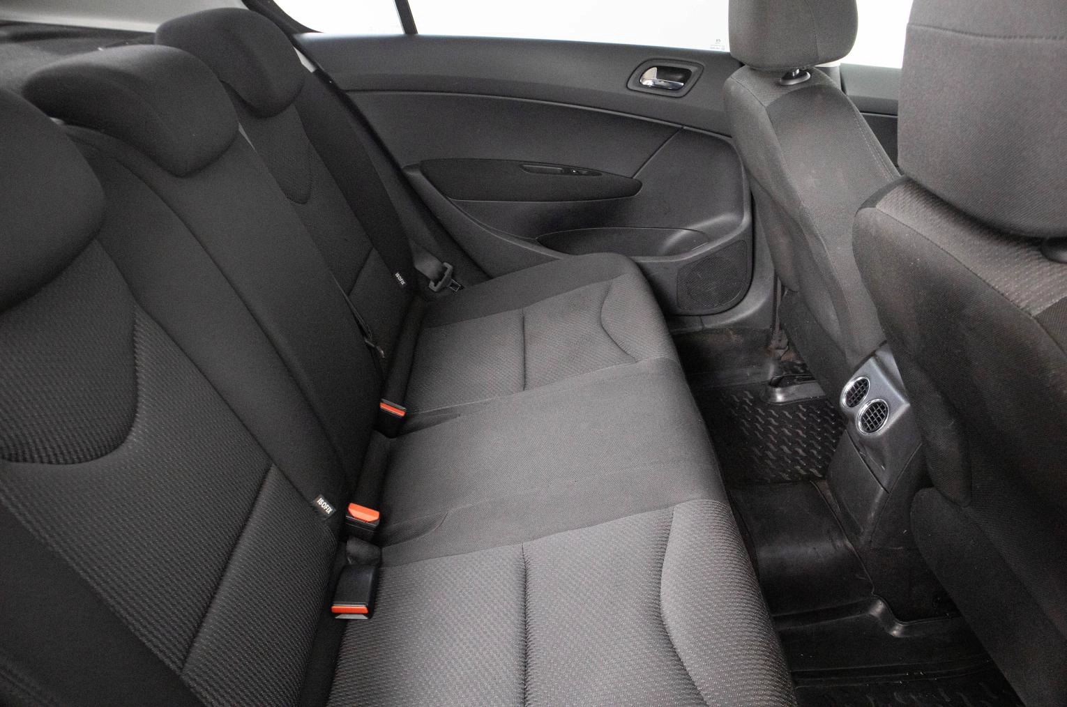 Peugeot 408 10 из 21