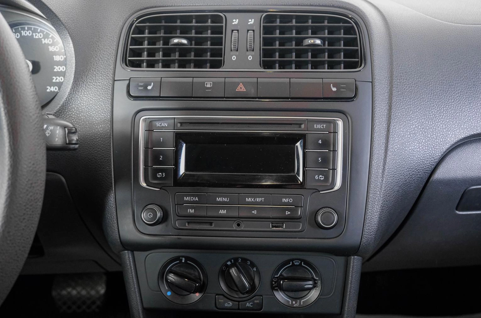 Volkswagen Polo 16 из 23